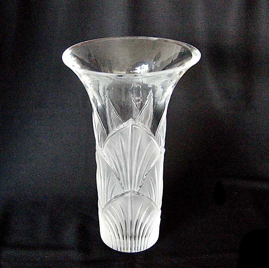 Lotus vase straight