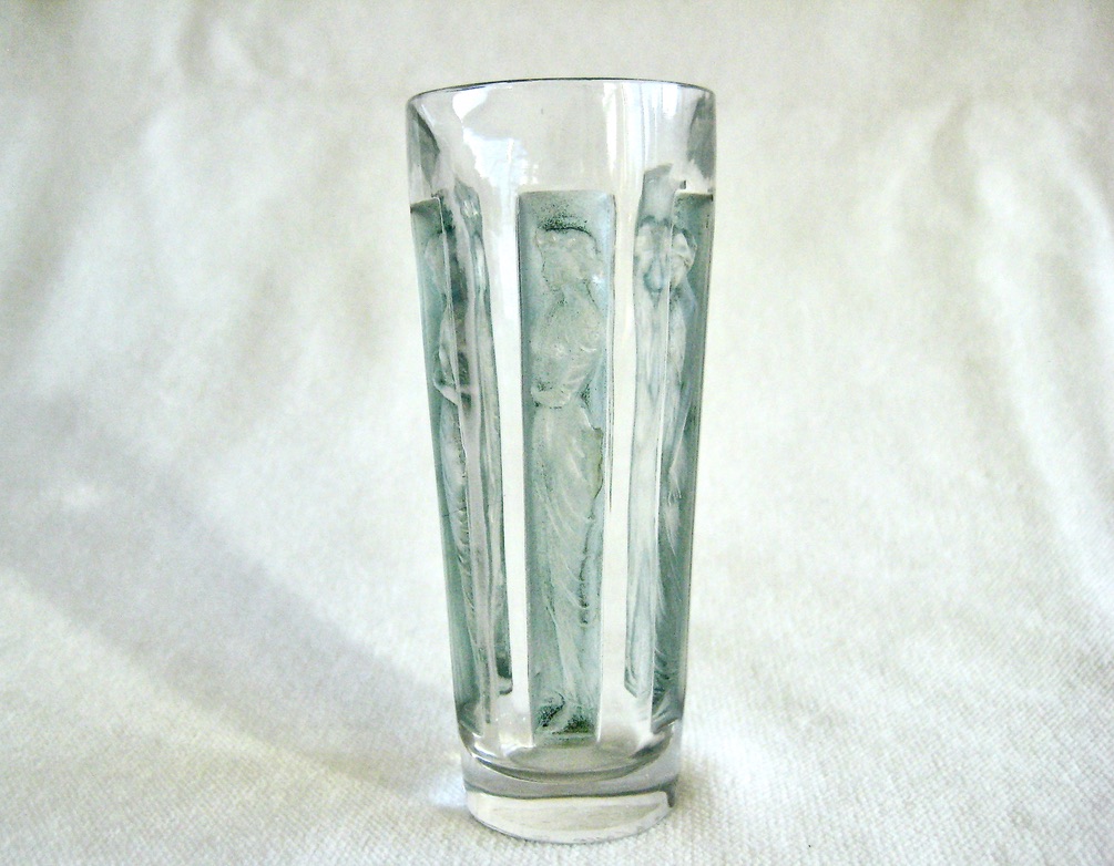 SixFigurines goblet flat